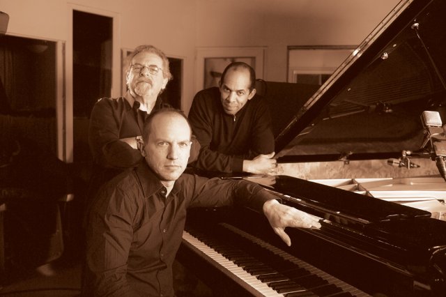 antonio-farao-trio-sepia